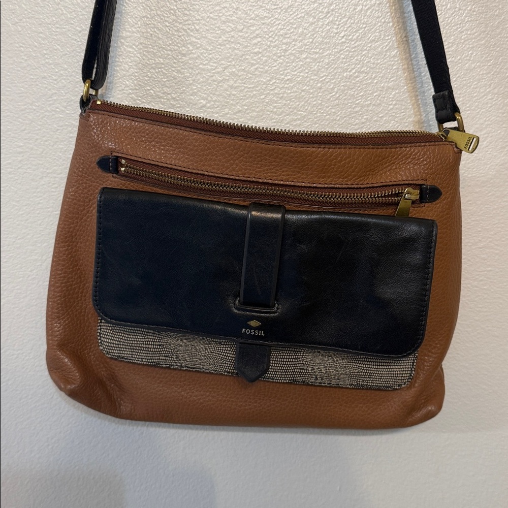 Fossil Tan and Black Leather Shoulder Bag